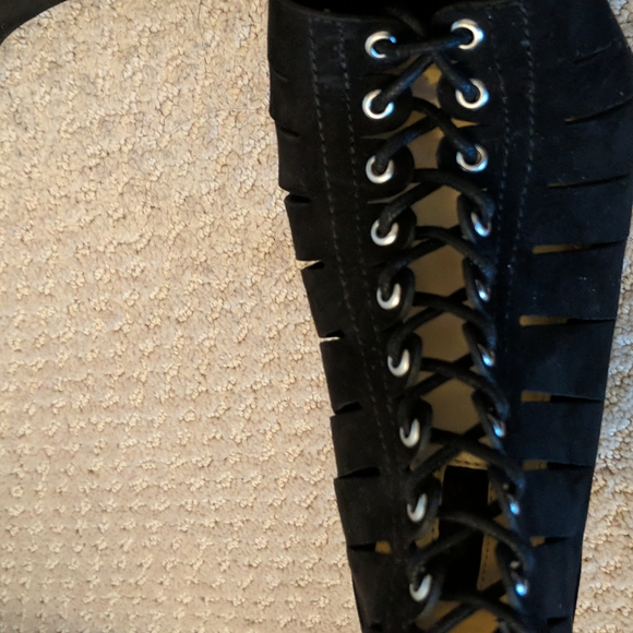 Forever 21 heels - Picture 4 of 4